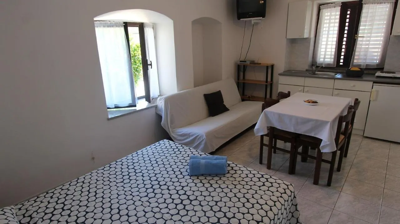 Apartments Eva Malinska Croatia
