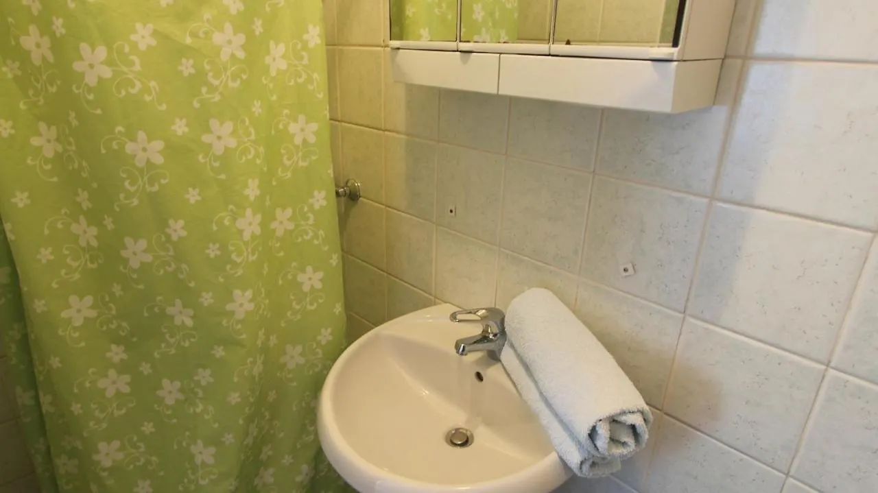 Guest house Apartments Eva Malinska